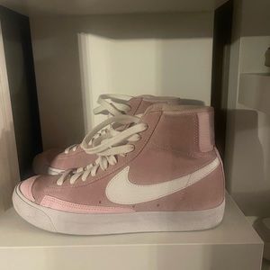 Seafoam pink Nike Blazers